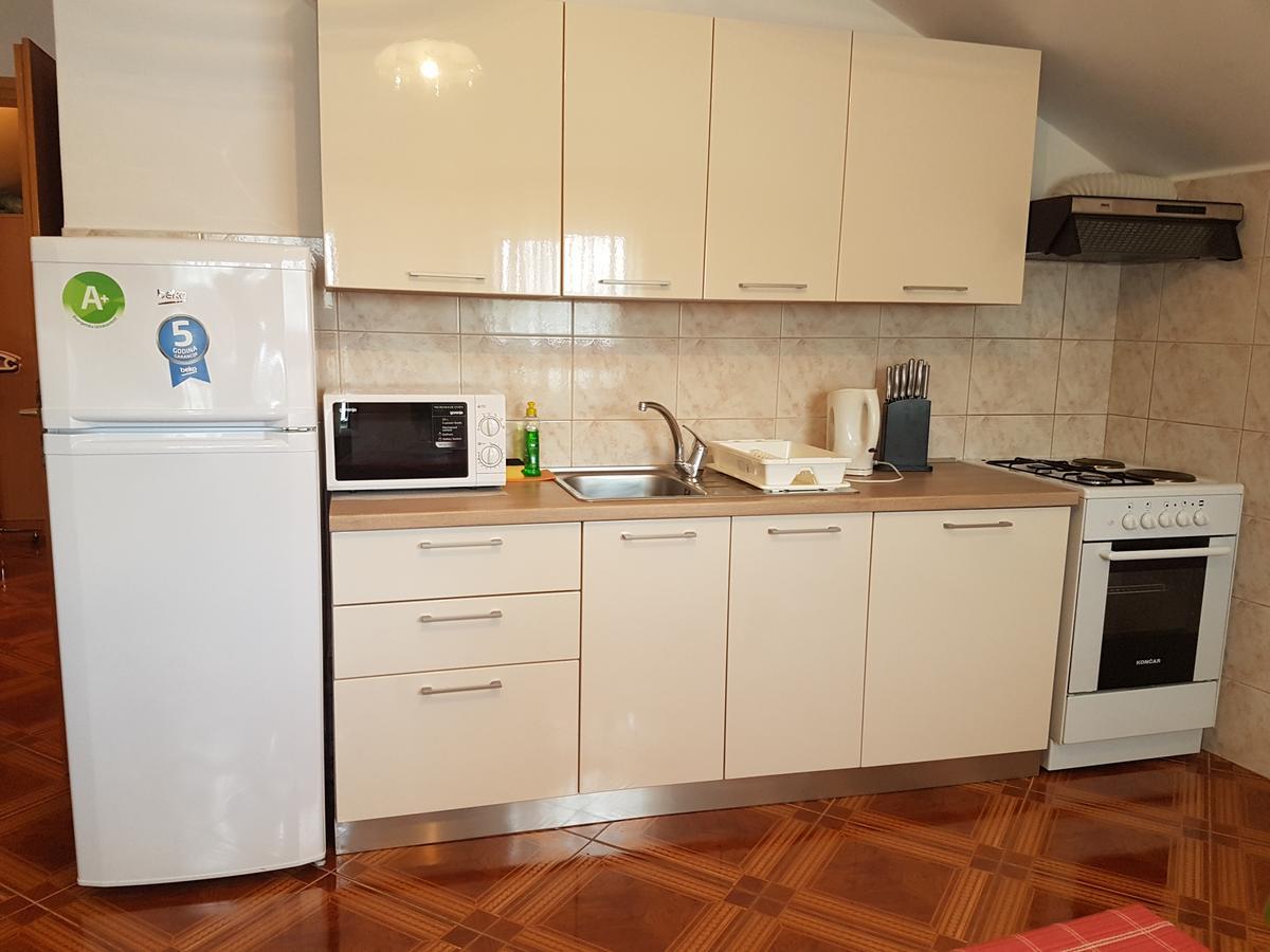 Apartmani Toni Poce プリモシュテン エクステリア 写真