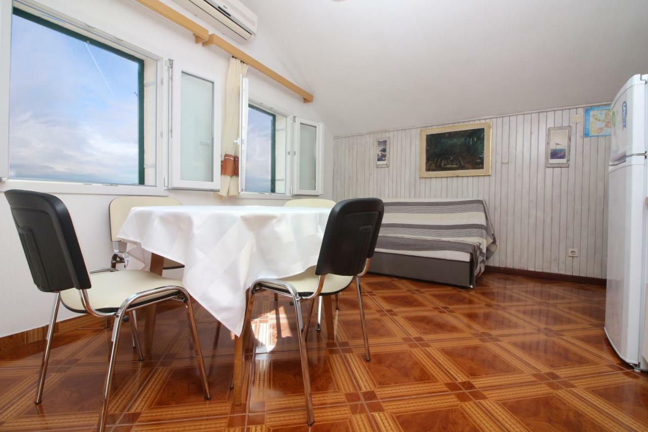 Apartmani Toni Poce プリモシュテン エクステリア 写真
