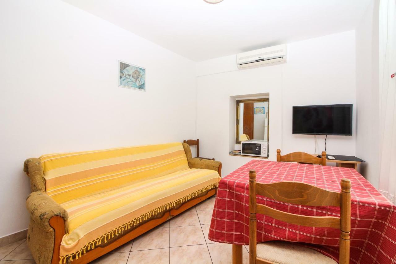 Apartmani Toni Poce プリモシュテン エクステリア 写真