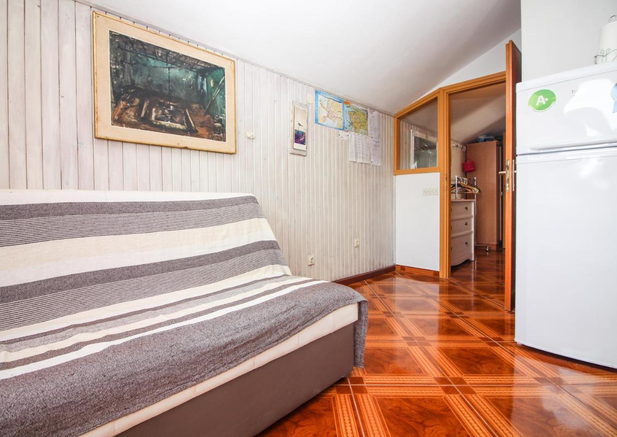 Apartmani Toni Poce プリモシュテン エクステリア 写真